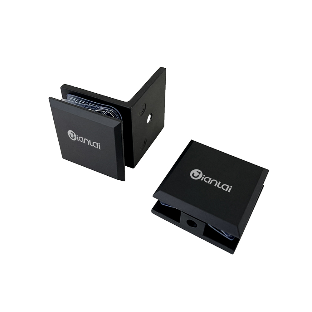 Применение различных типов стеклянных зажимов в душевых кабинах